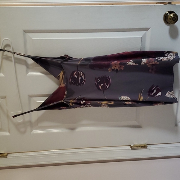 Dress - Picture 3 of 4